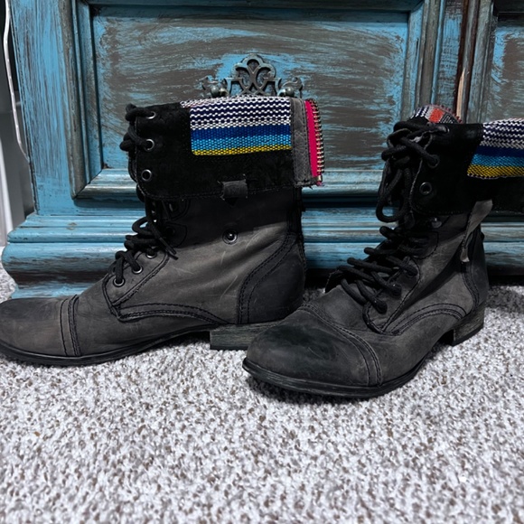 Steve Madden size 9 combat boots - Picture 2 of 5